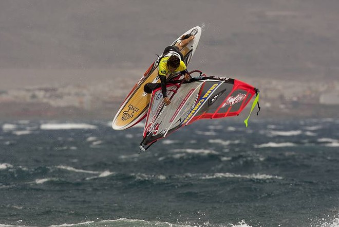 Daida tweaked out - PWA Pozo Izquierdo ©  John Carter / PWA http://www.pwaworldtour.com